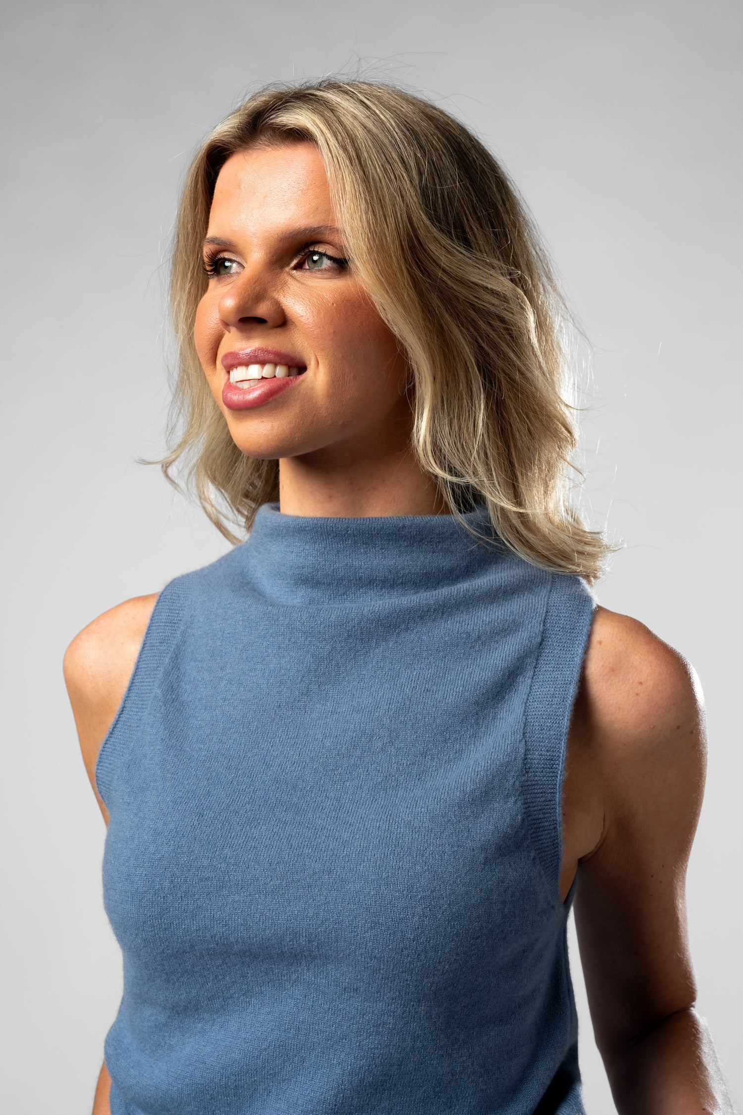 The Cashmere Knit Vest - Denim Blue